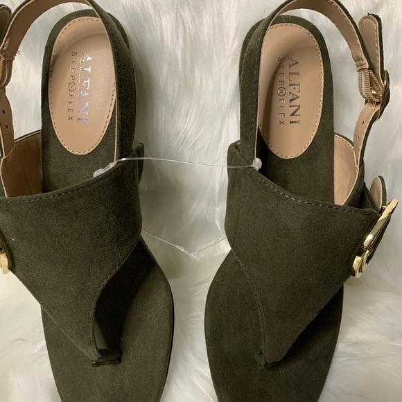 Sandals - Picture 2 of 7